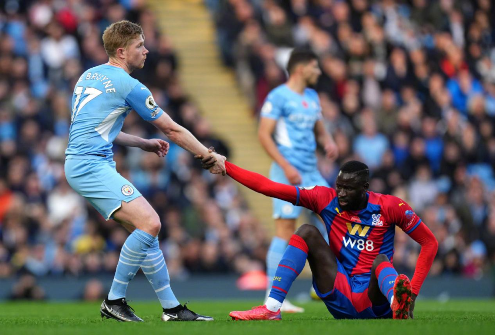  曼城德比战碾压曼联十人残阵  