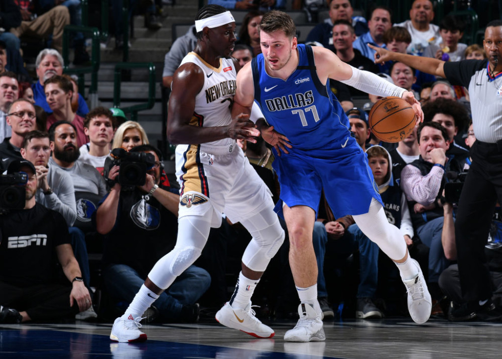  东契奇连续五场三双领跑联盟  