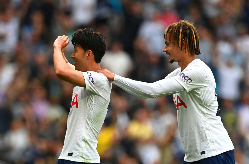  孙兴慜造红牌+点射热刺客场争议战胜曼联